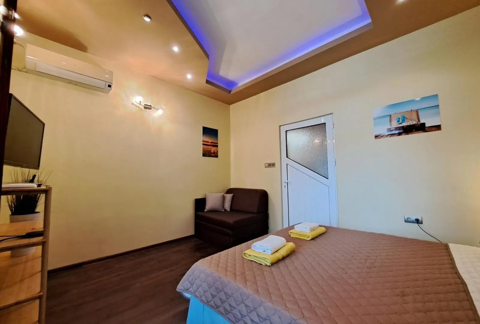 Sea Vibes Studio - Free Public Parking, Wifi, Cable & Smart Tv, 0,9 Km To Beach فارنا