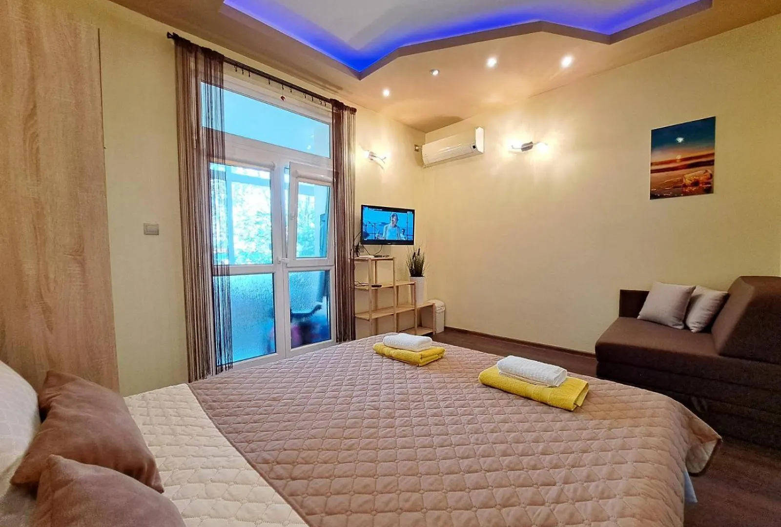 Sea Vibes Studio - Free Public Parking, Wifi, Cable & Smart Tv, 0,9 Km To Beach فارنا شقة